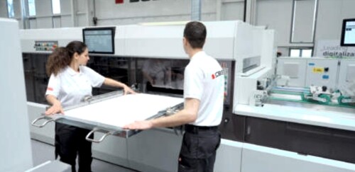 Foto de operadores da Bobst.