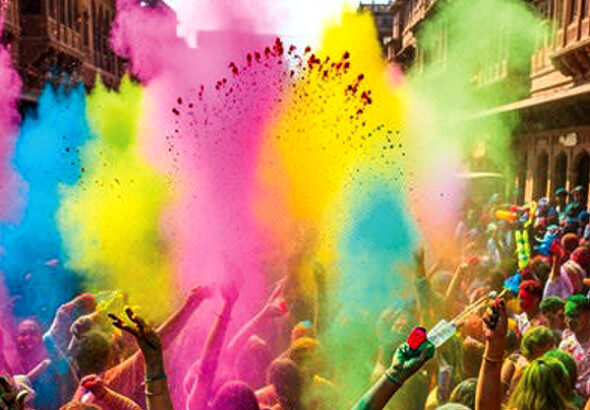 Foto de festa de rua ilustrativa de cores em uso.