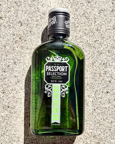 Foto da bebida Passport Scotch Whisky.